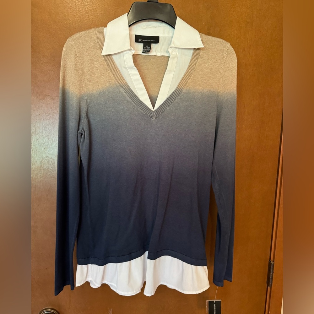 Women’s Knit Blouse. Large